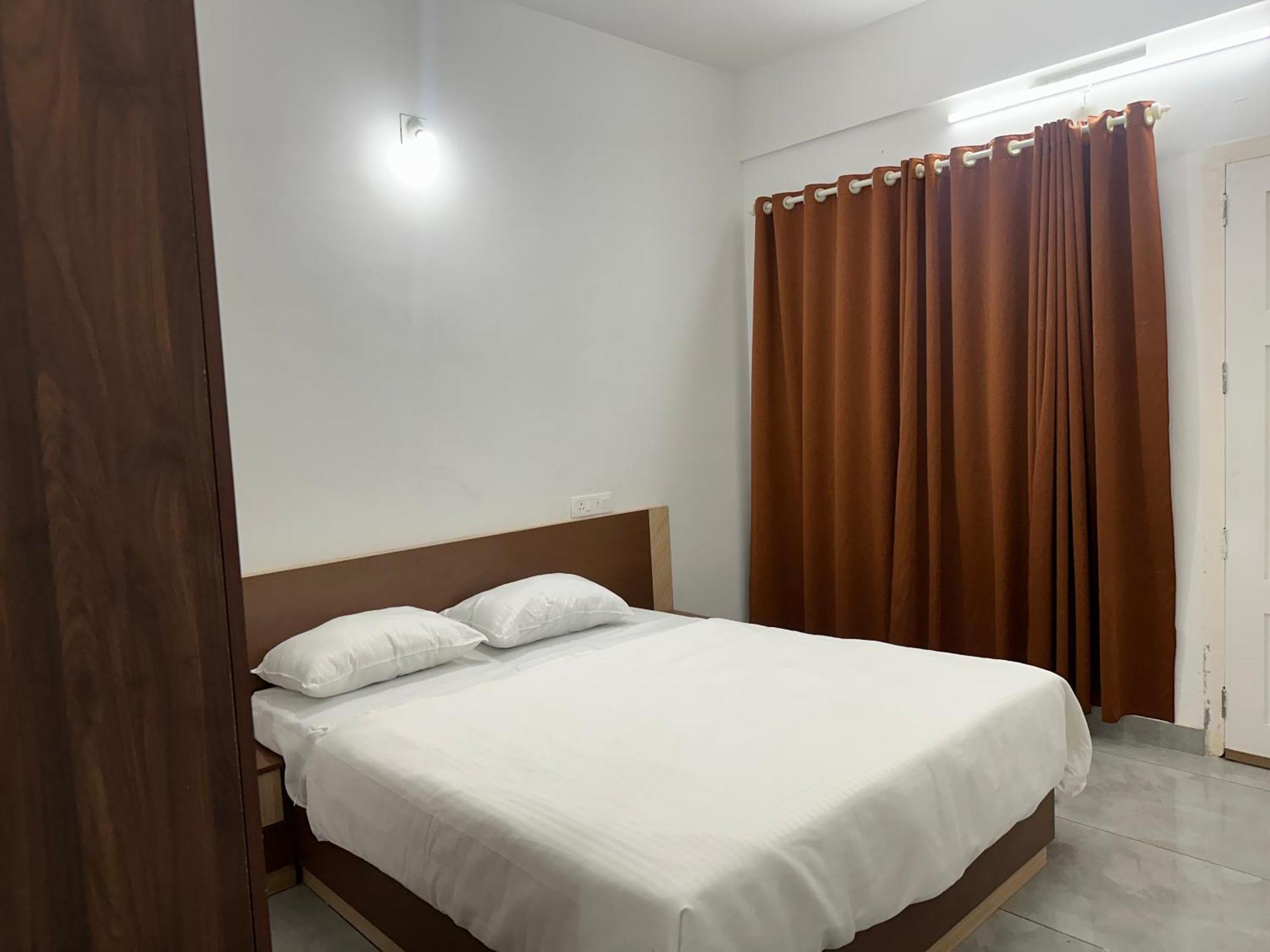 Jayalakshmi Residency 호텔 Vaduvanchal 외부 사진
