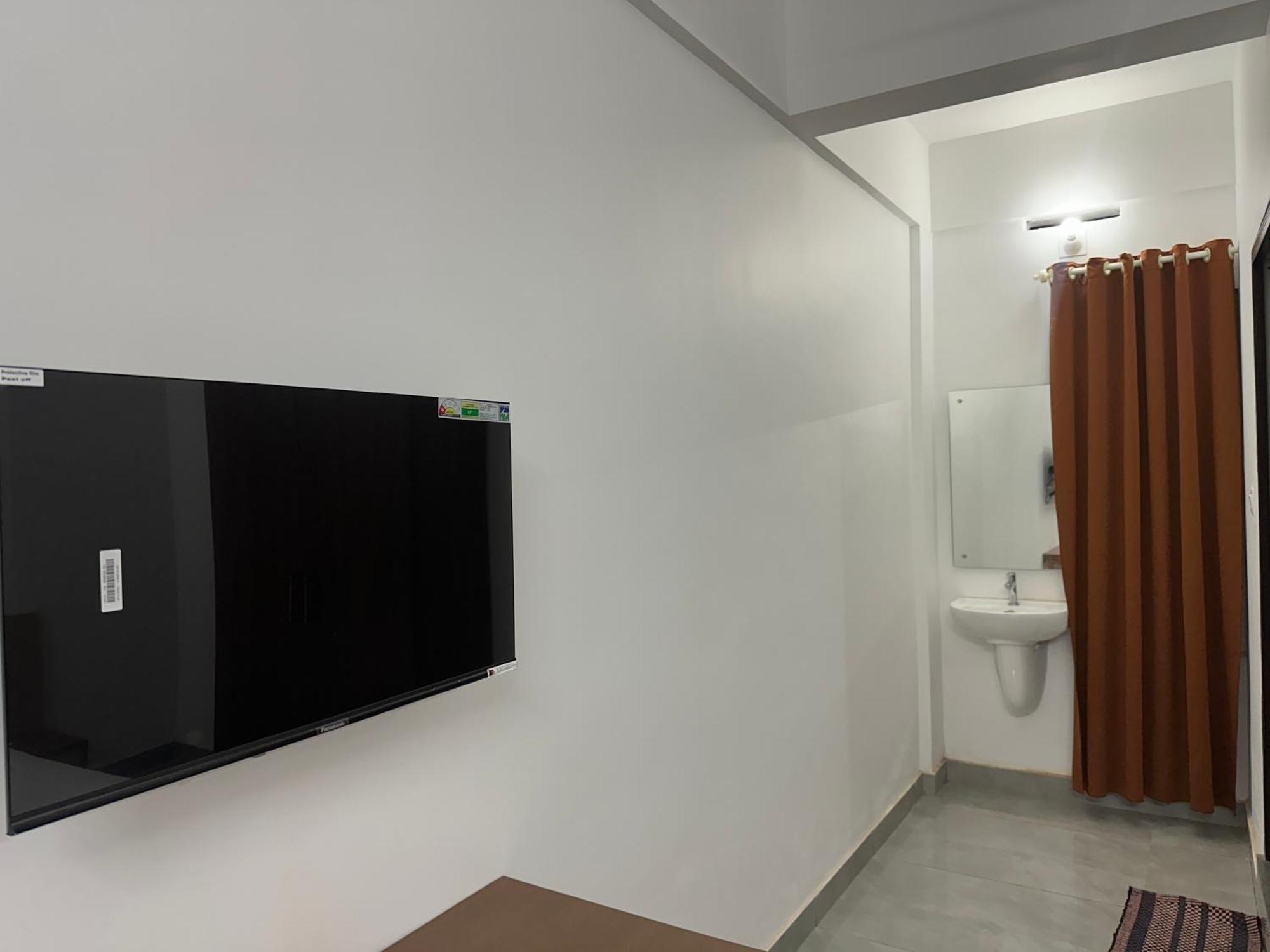 Jayalakshmi Residency 호텔 Vaduvanchal 외부 사진