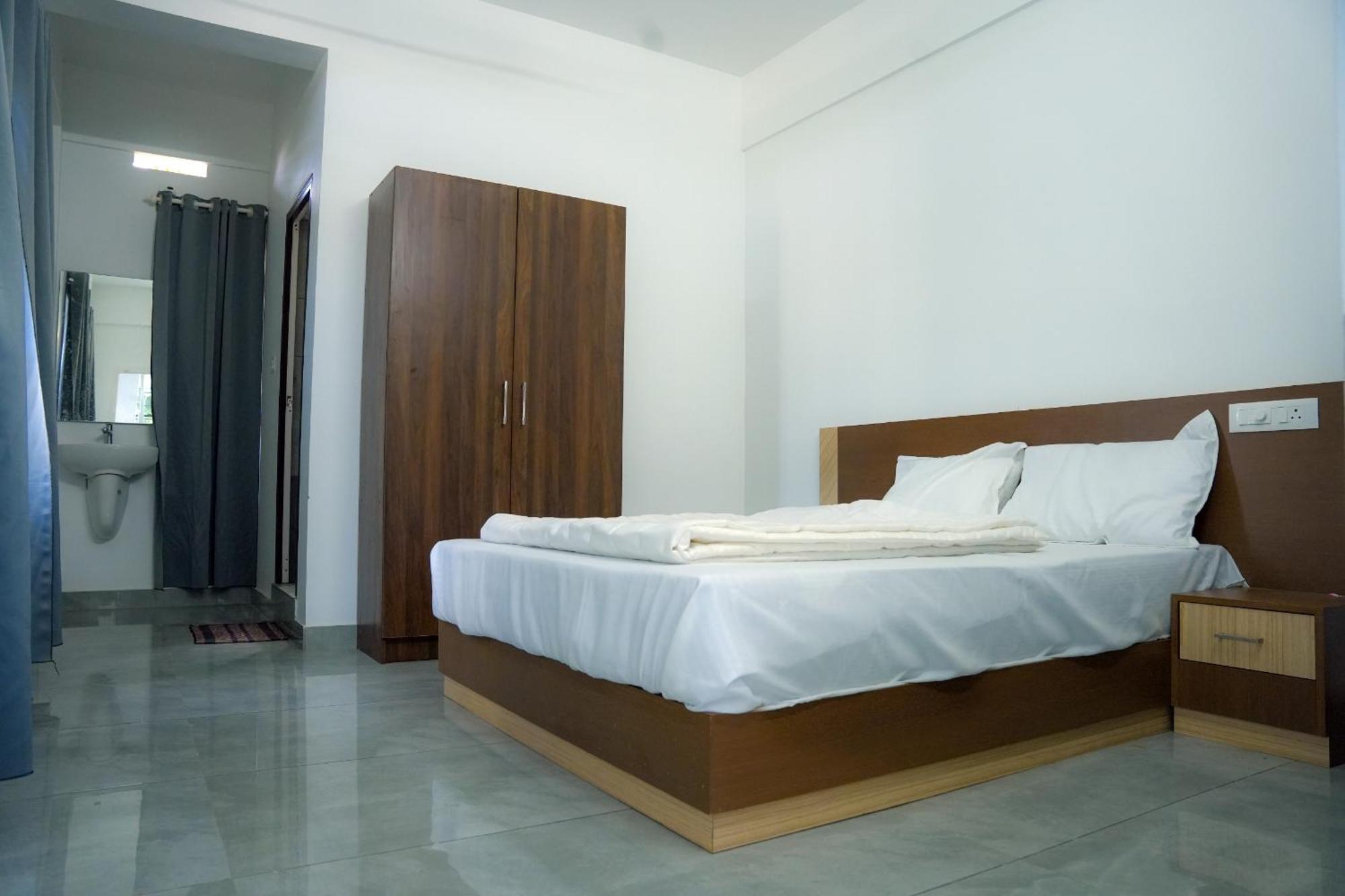 Jayalakshmi Residency 호텔 Vaduvanchal 외부 사진