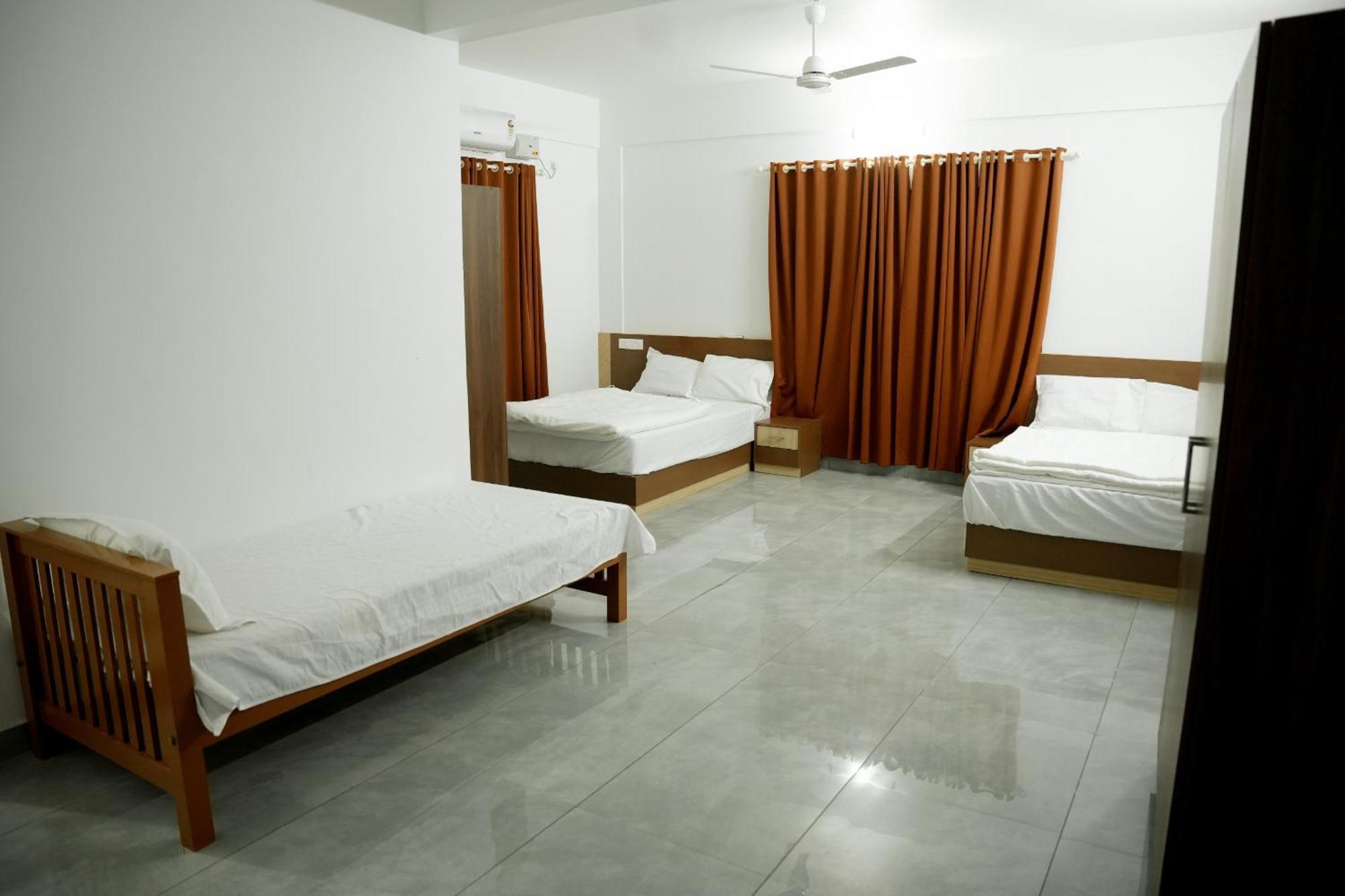 Jayalakshmi Residency 호텔 Vaduvanchal 외부 사진